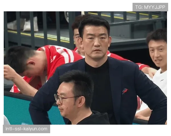 CBA季后赛全面启用“鹰眼”回放中心，处理争议判罚效率提升